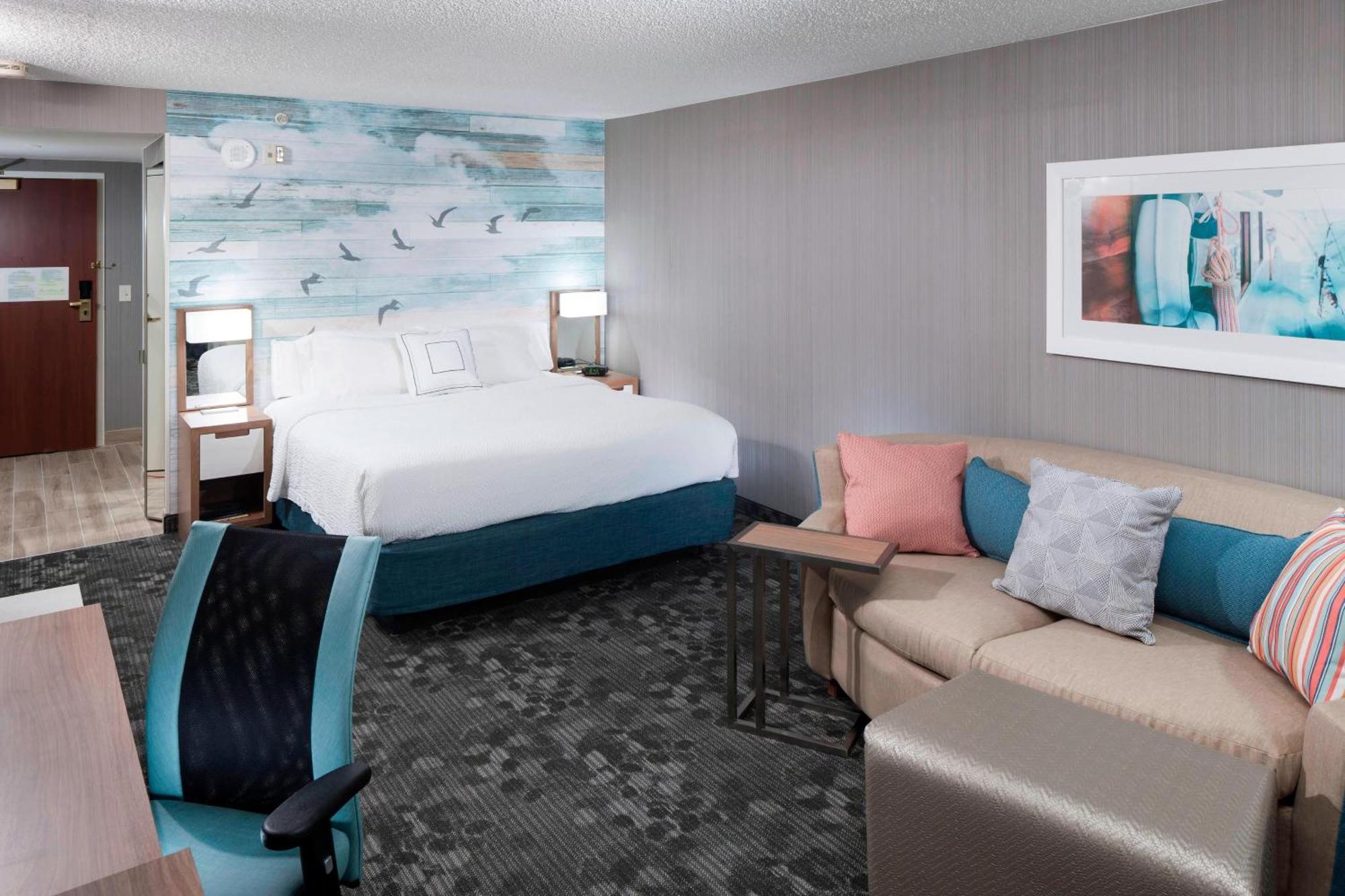 Courtyard Carolina Oceanfront Hotel 3*