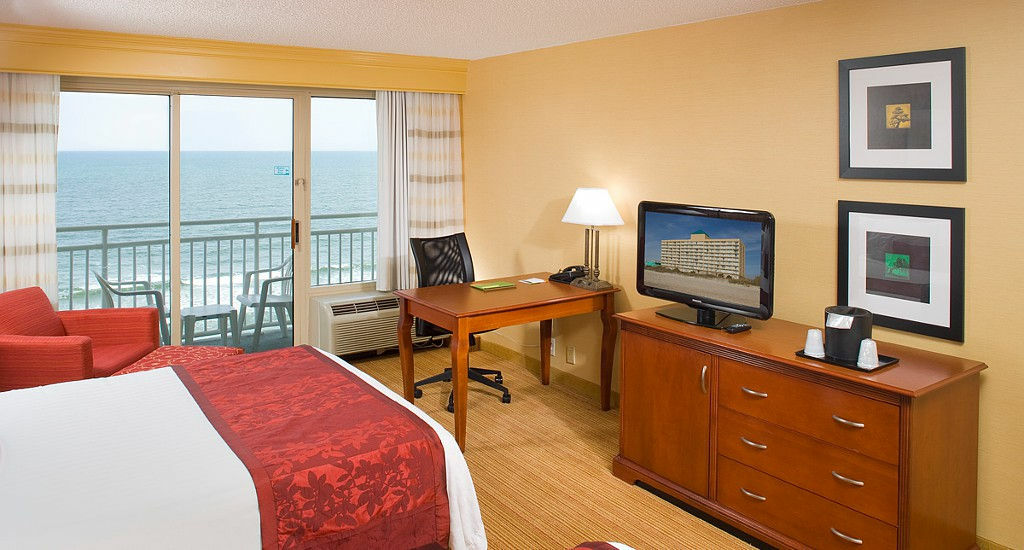Courtyard Carolina Oceanfront Hotel 3*